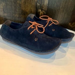 Women’s Clark’s Artisan Wallaby